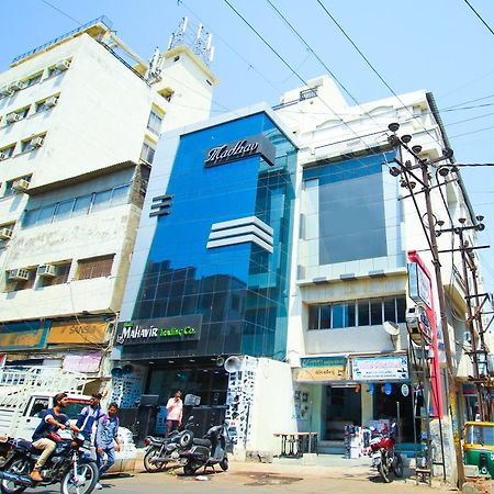 Hotel Upasana Rajkot Extérieur photo