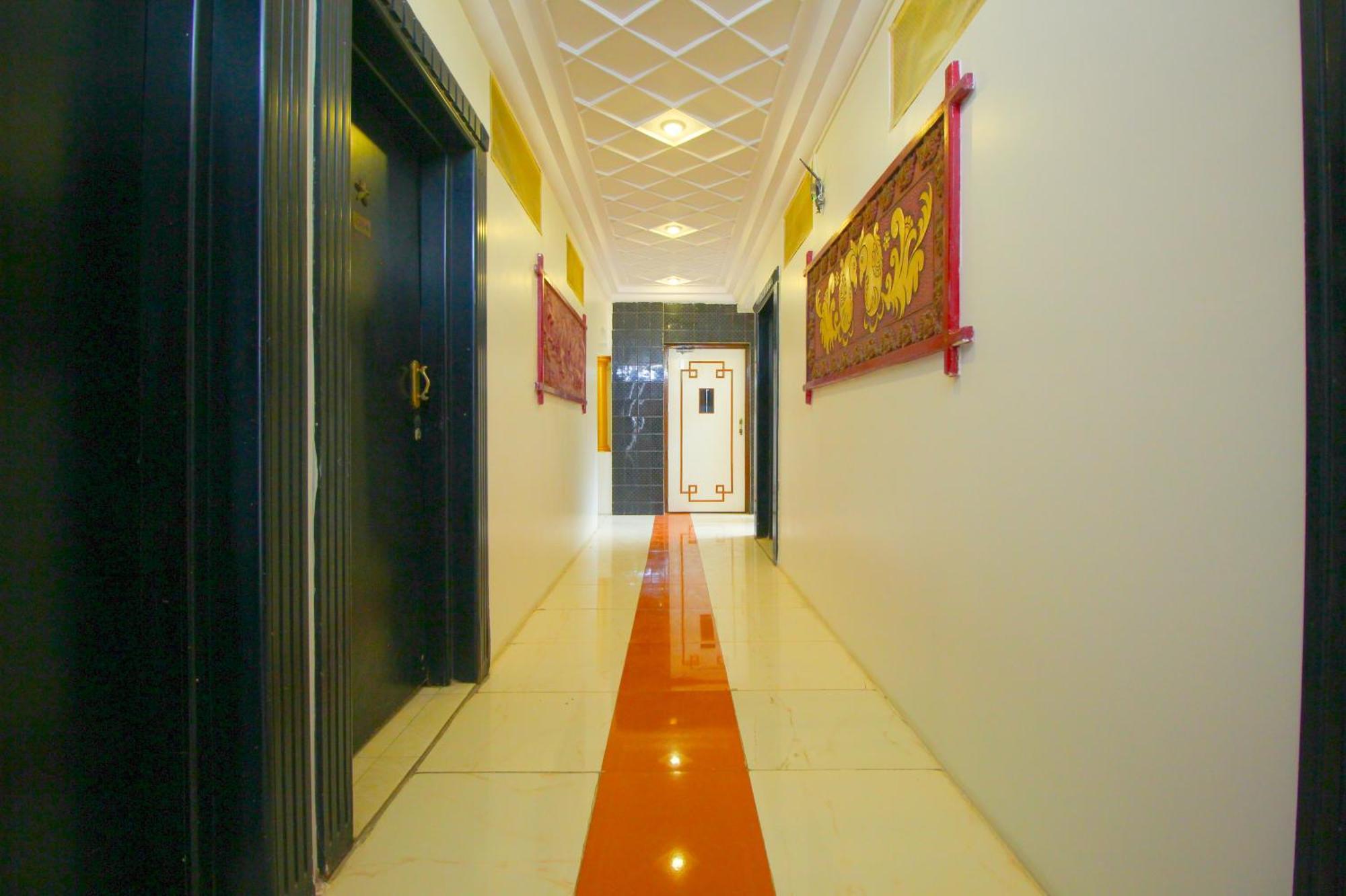 Hotel Upasana Rajkot Extérieur photo