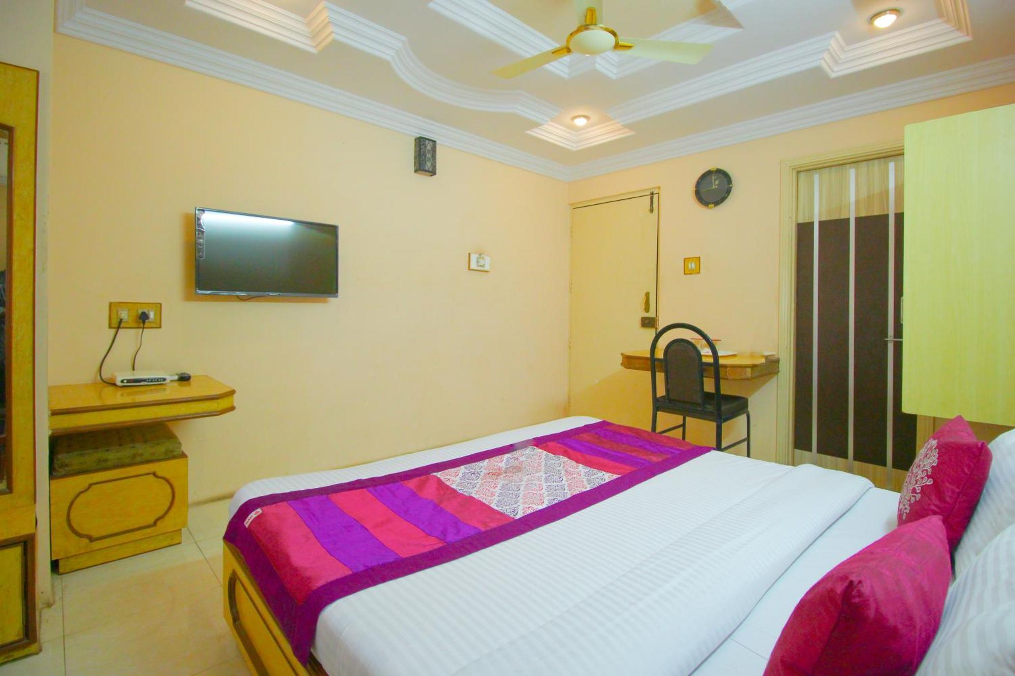 Hotel Upasana Rajkot Extérieur photo